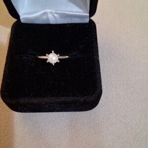 Classic Pearl Ring in Silver Band